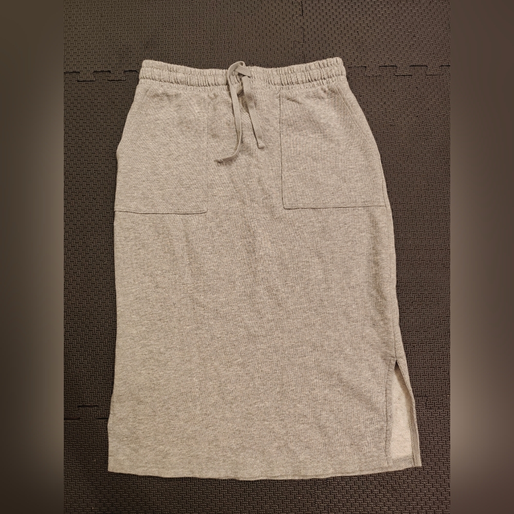 GAP Gray Pencil Skirt